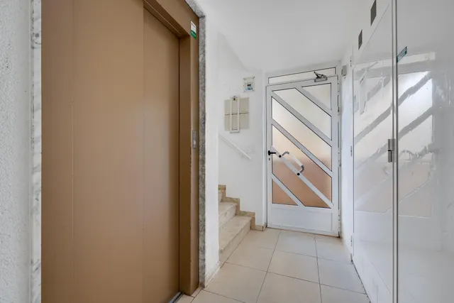 Apartamento de dos dormitorios en residencial con piscina comunitaria — 23