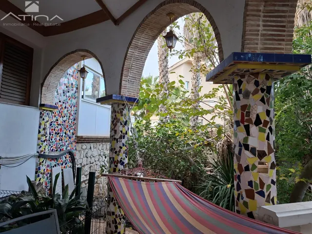 Elegante chalet estilo mediterraneo situado a tan solo 800 metros de la playa de Gandía — 9