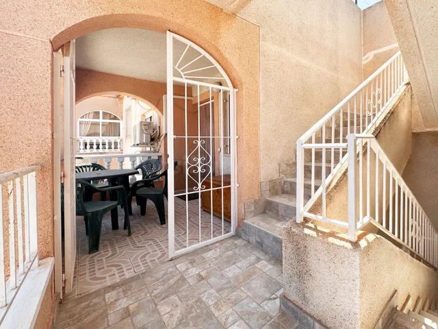 Bungalow de 2 dormitorios y 1 baño en los balcones (Torrevieja) — 8