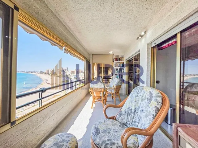 Espectacular vivienda en primera línea de Playa Muchavista c - foto 3