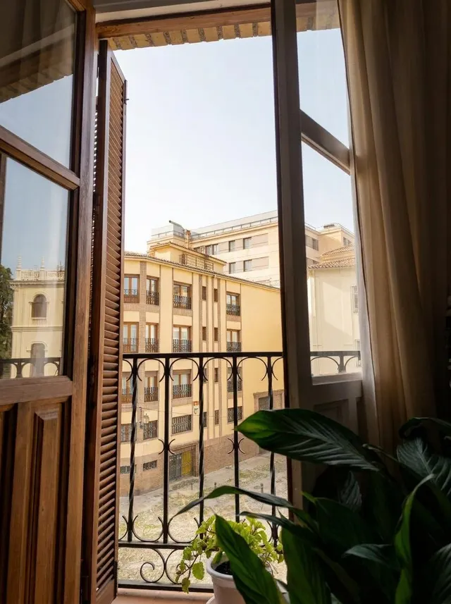 Oportunidad de Inversión y Vivienda en Granada Centro: Apartamento Luminoso junto a Gran Vía ref: DLR00284 — 7