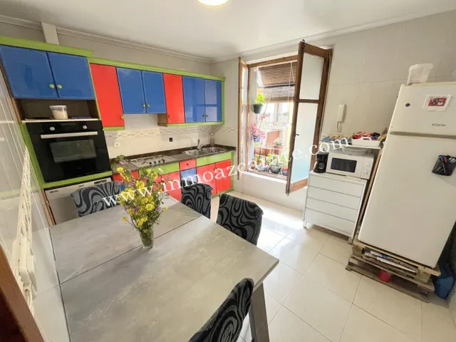 Impresionante casa de 210 m2 en Los Arcos – Ubicación inmejo