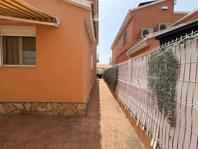 Encantadora Casa Reformada en Peñiscola con Vistas y Piscina Comunitaria — 9