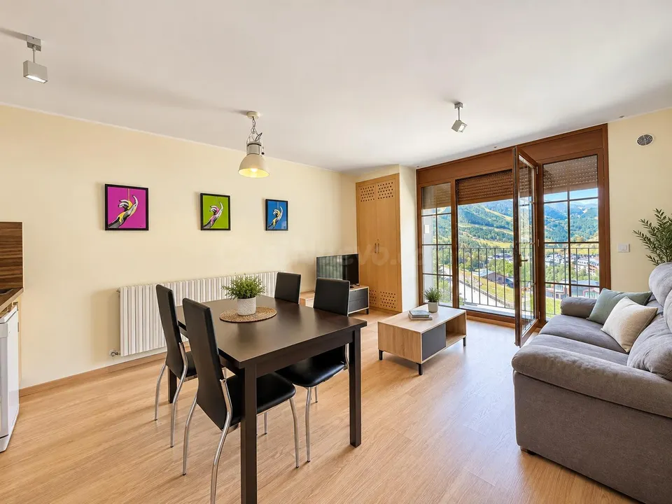 Piso con bonitas vistas a las montañas