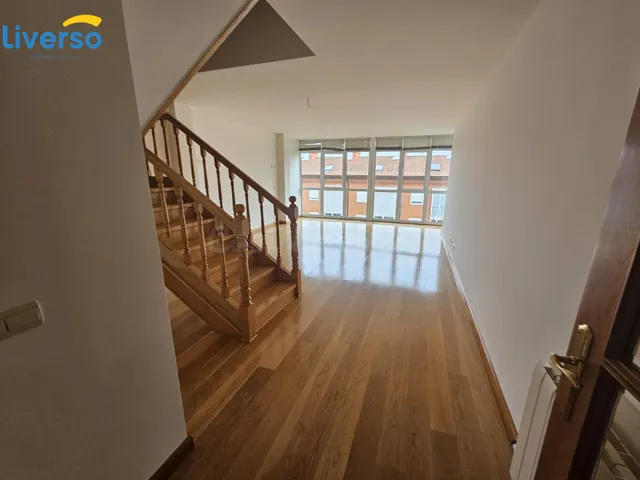 SE ALQUILA DUPLEX, CON GARAJE Y TRASTERO!!!
