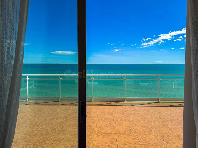 ÁTICO EXCLUSIVO CON GRAN TERRAZA PANORÁMICA FRENTE AL MAR EN - foto 4