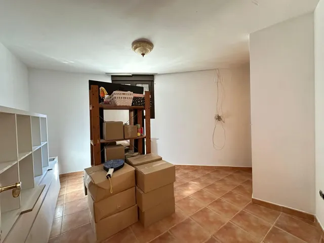 SINGULAR CASA CON DOS VIVIENDAS EN LA CABRERA — 11