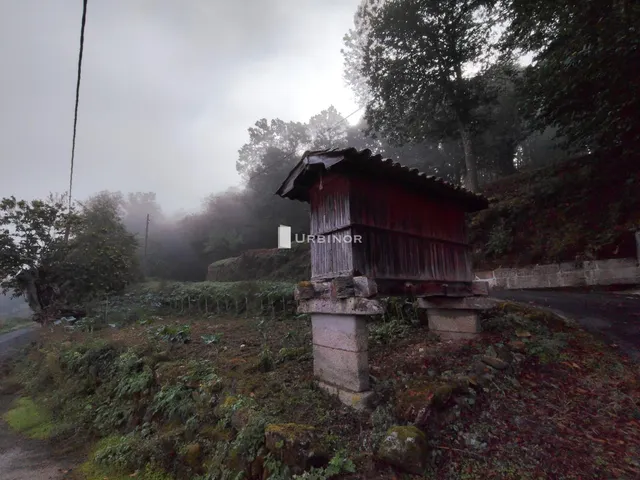 CASA de piedra, con patio cerrado. A 1 km. AYTO. ESGOS — 21