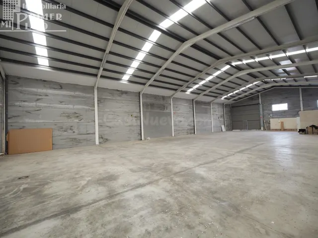 Se vende o alquila nave junto a la Avenida Principe alfonso  - foto 3