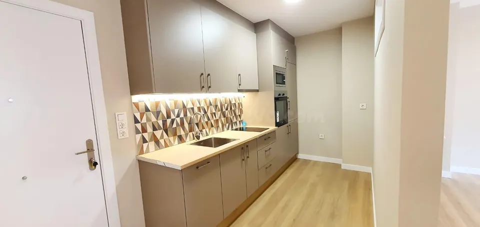Bajo exterior completamente reformado en Tapia de Casariego | 2 plazas de garaje incluidas