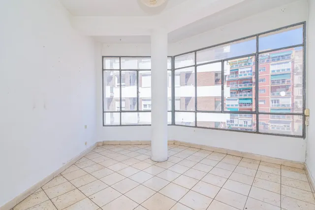 Oportunidad Única: Amplio Piso para Reformar en Camino de Ronda ✨ — 26