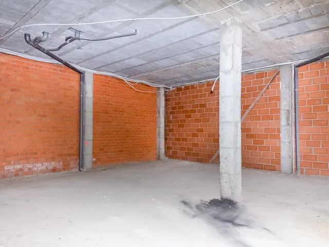 EN VENTA LOCAL COMERCIAL EN MONTIJO — 13
