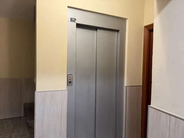 SE VENDE PISO AMPLIO Y REFORMADO — 14