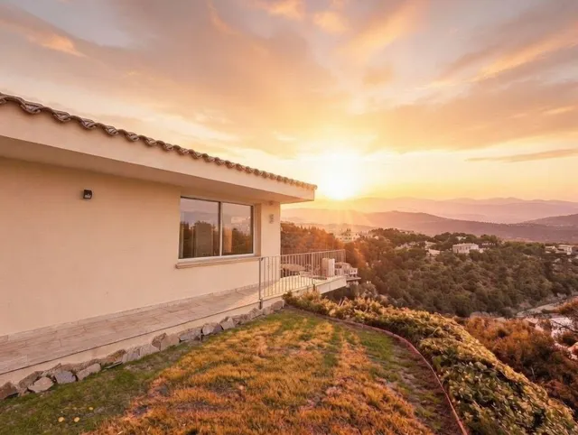 Espectacular villa con vistas panorámicas al mar en la exclusiva urbanización Mas Nou — 11