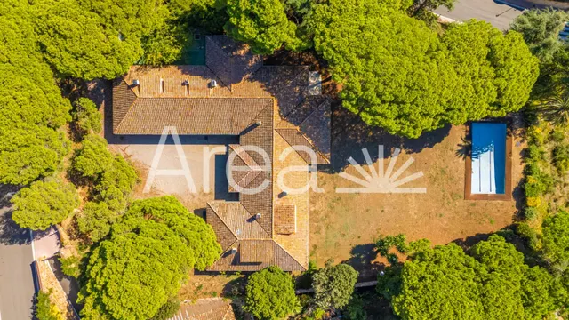 Espectacular villa con vistas al mar en Rocaferrera — 10