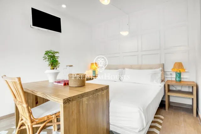 Casa con piscina y jardín en Sant Jordi d'Alfama — 27