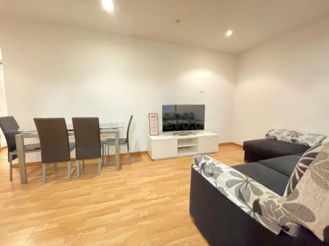 Piso Seminuevo en Veintiuno, Ourense - Oportunidad Única por