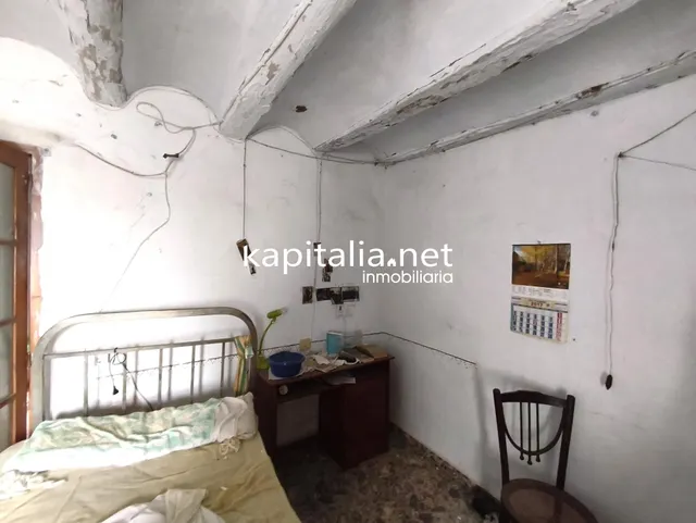 CASA PARA REFORMAR A LA VENTA EN PALOMAR. — 13
