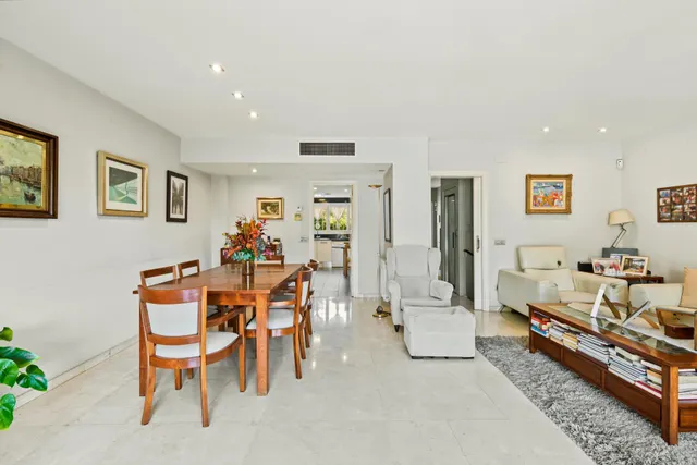 Exclusiva casa con piscina , ascensor y placas solares en llavaneres — 11