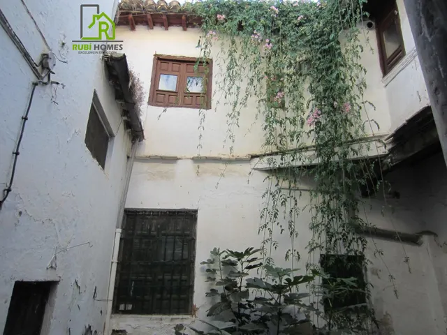 CASA CON VISTAS PANORÁMICAS A LA ALHAMBRA — 34