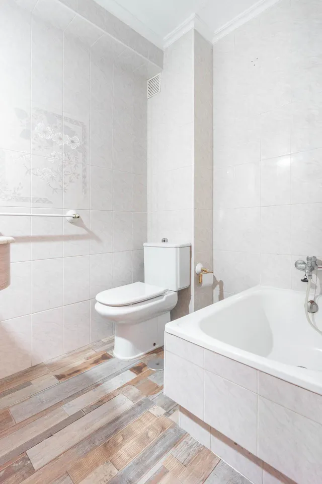 Piso de dos dormitorios con terraza y trastero en el coto, Gijón — 13