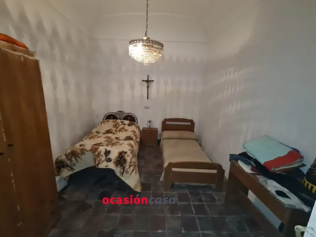 CASA CON PATIO A LA VENTA — 15