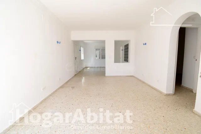 GRAN PAREADO CON GARAJE Y TERRAZA CERCA DE LA PLAYA — 4