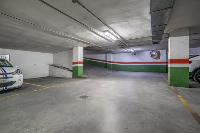 Se vende plaza de garaje en Parque Lagos cerca de Carrefour — 11