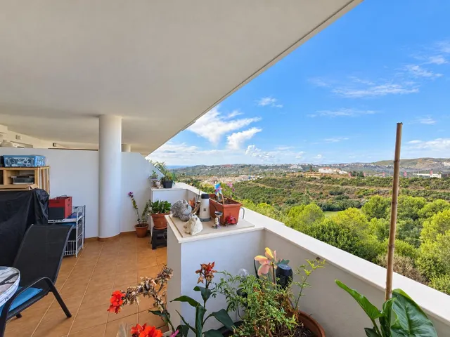 Apartamento de 2 dormitorios con vistas al mar, amplia terraza y aparcamiento en Hacienda Casares — 5