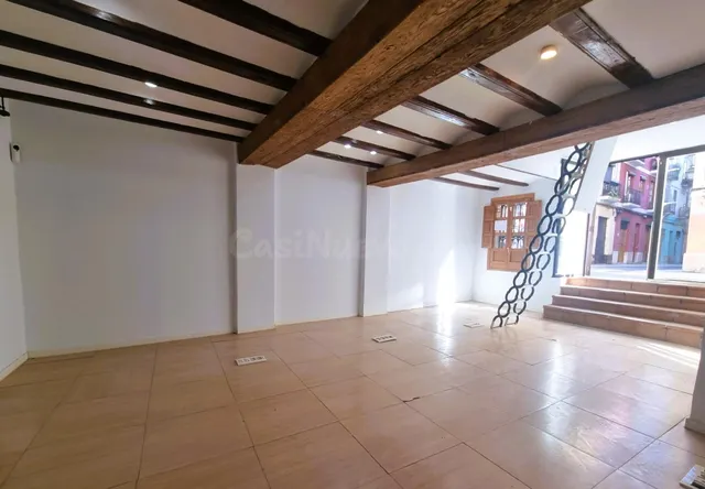 BAJO COMERCIAL EN EL CORAZÓN DE EL CARMEN