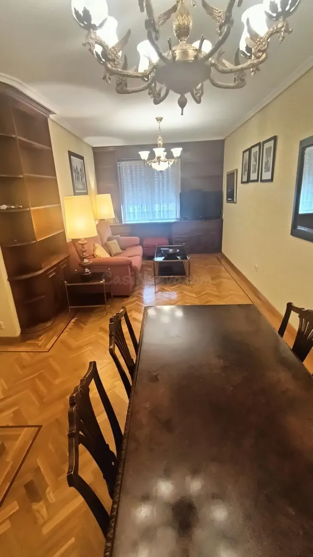 ALQUILER DE AMPLIO APARTAMENTO EN EL CENTRO DE PONFERRADA 60 - foto 3