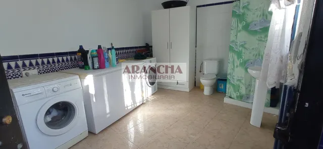 Chalet de 200m y dos naves en parcela de 6700 — 11