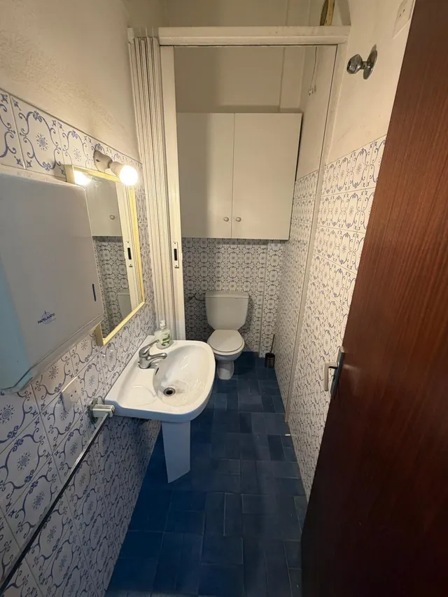 LOCAL EN VENTA EN ESPLUGUES DE LLOBREGAT — 13