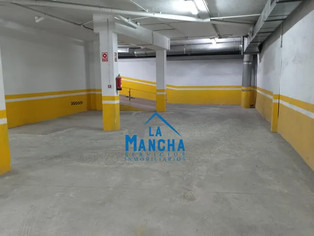 *23.000€* inmobiliaria la mancha vende plaza de garaje en zona san pablo de Albacete — 10