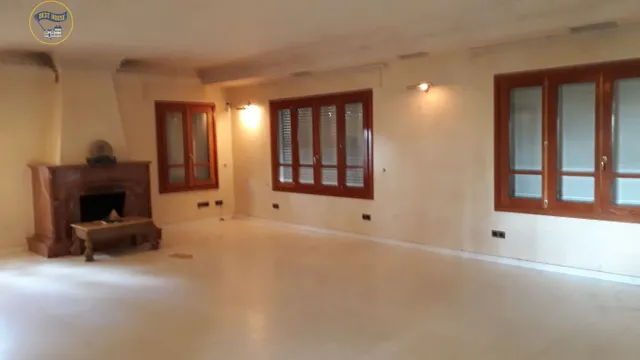 EXCELENTE VILLA PARA REHABILITAR EN CABOPINO — 36