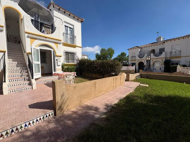 Bungalow planta baja en urb. mirador del mediterráneo con jardin esquina y piscina comunitaria — 21