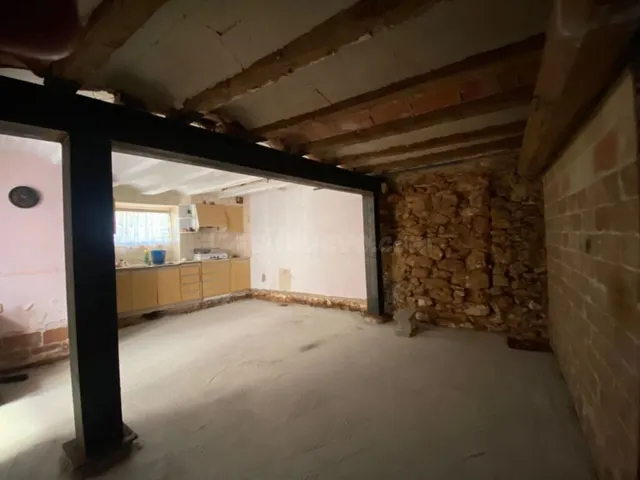 Casa esquinera con estructura reformada en Freginals — 5
