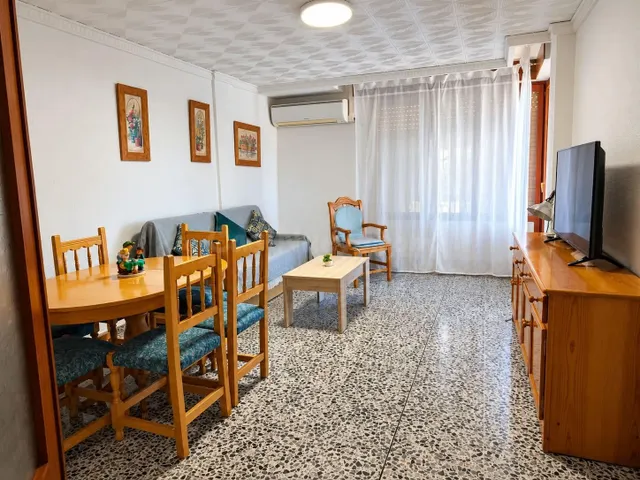 VIVIENDA CON CUATRO DORMITORIOS EN MUY BUEN ESTADO - foto 2