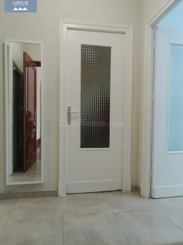 PISO AMUEBLADO 4 DORMITORIOS 1BAÑO 1 ASEO SIN ASCENSOR ZONA  - foto 5