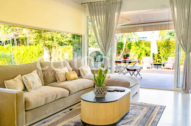 Exclusiva vivienda en Cruz de Gracia: elegancia, amplitud y privacidad — 32