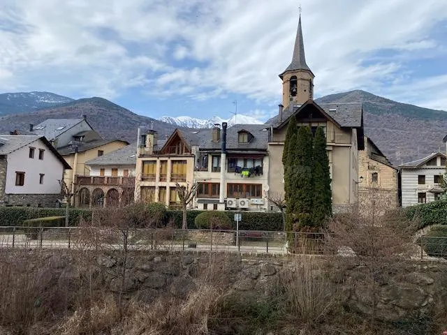 Magnífica Casa en el Centro de Esterri d'Àneu - foto 2