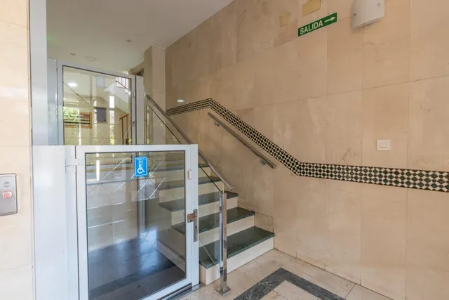 Amplio piso de 4 dormitorios en la prestigiosa urbanización Las Brisas – La Chana — 36