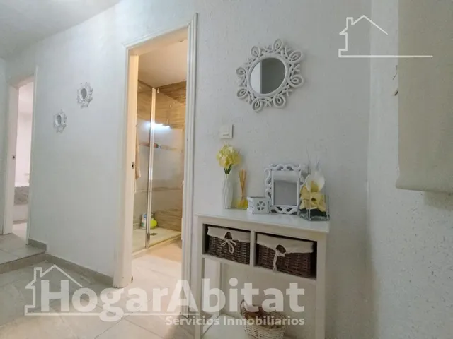 Espacio exterior, luz y privacidad en este adosado reformado en esquina con gran terraza y piscina comunitaria — 29