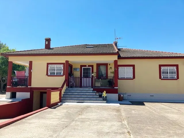 CHALET INDEPENDIENTE EN GRAN PARCELA CON PISCINA A SOLO 400 m. DEL MAR EN ELS POBLETS !! — 3