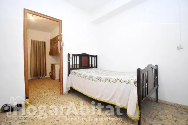 ¡Hazla a tu gusto! Gran casa para reformar con terraza y balcón, cerca del ayuntamiento — 33