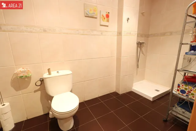 ATENCION INVERSORES! LOCAL COMERCIAL EN VENTA CON RENTAS — 19