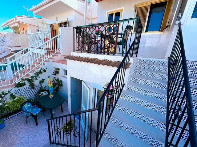 Piso ideal para vivir o invertir en Los Alcázares - foto 2