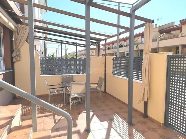 Duplex de 5 dormitorios y sotano privado — 2