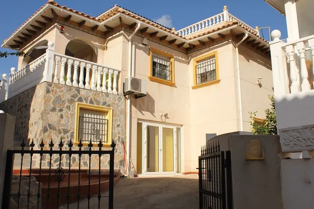 Villa 5 habitaciones 178m² en venta - La Zenia - foto 2