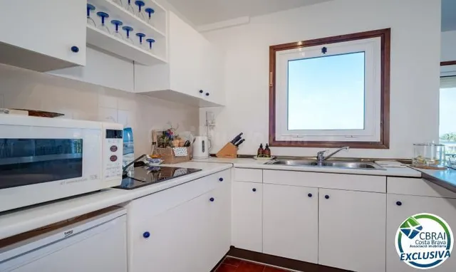 Appartement situé sur la troisième ligne de mer avec piscine - foto 5